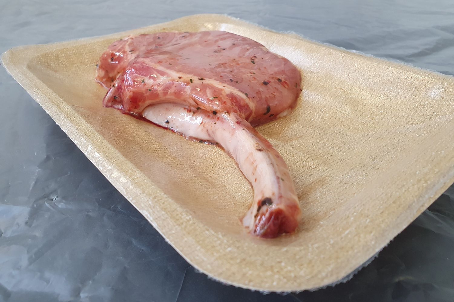 Vacuum-skin thermoformed pack