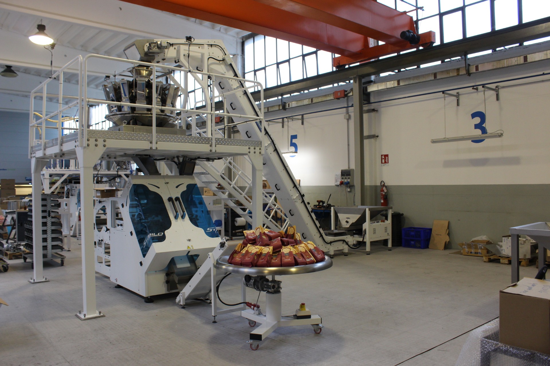 Vertical packaging machines in operation